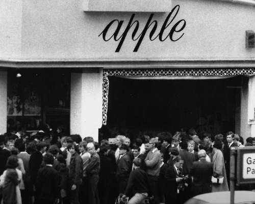 Apple Store Giveaway