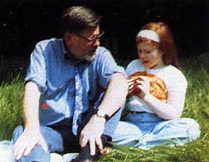 Kirsty with her Dad in 1970 (image: alixkrista.com)