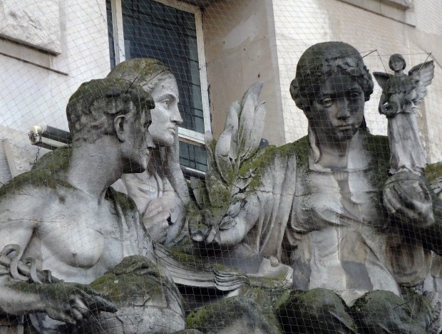 Athena representing peace in 1918. 