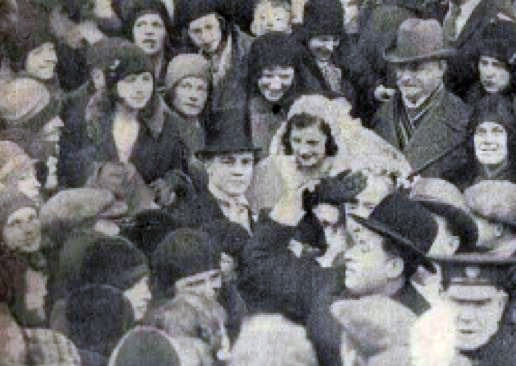 Teddy Baldock mobbed by fans on his wedding day (image: The Daily Sketch, via London Ex-Boxer's Association).