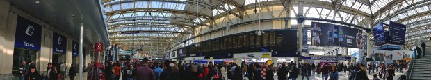 Panorama of Waterloo station's concourse 
