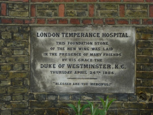 Plaque commemorating the opening of the London Temperance Hospital (image: Geograph)