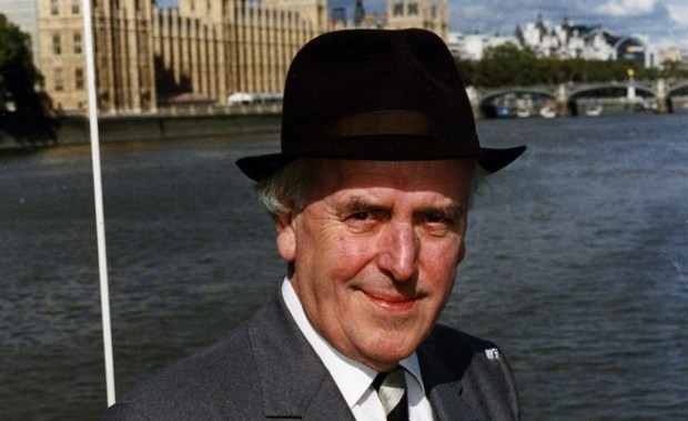George Cole. 1925-2015 (Image Universal Pictorial Press)